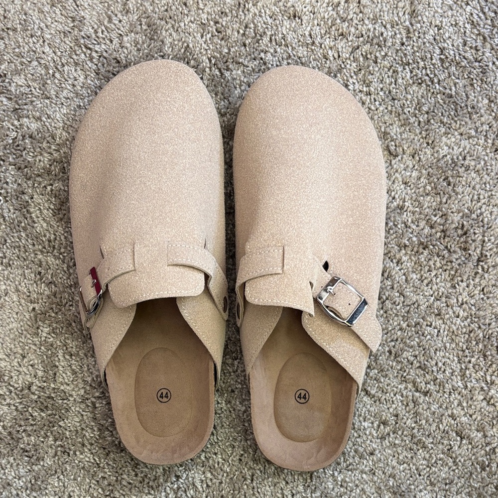 Stylish Beige Unisex Clogs